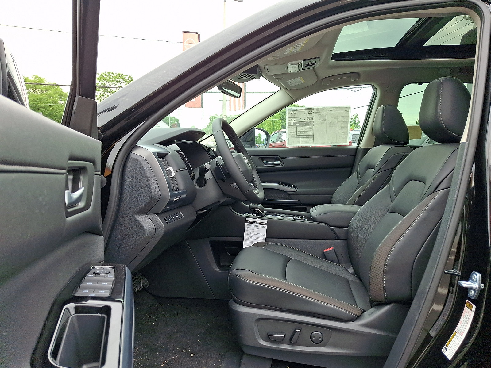 New 2026 Nissan Pathfinder SL w/ SL Premium Package AWD/4WD image 10