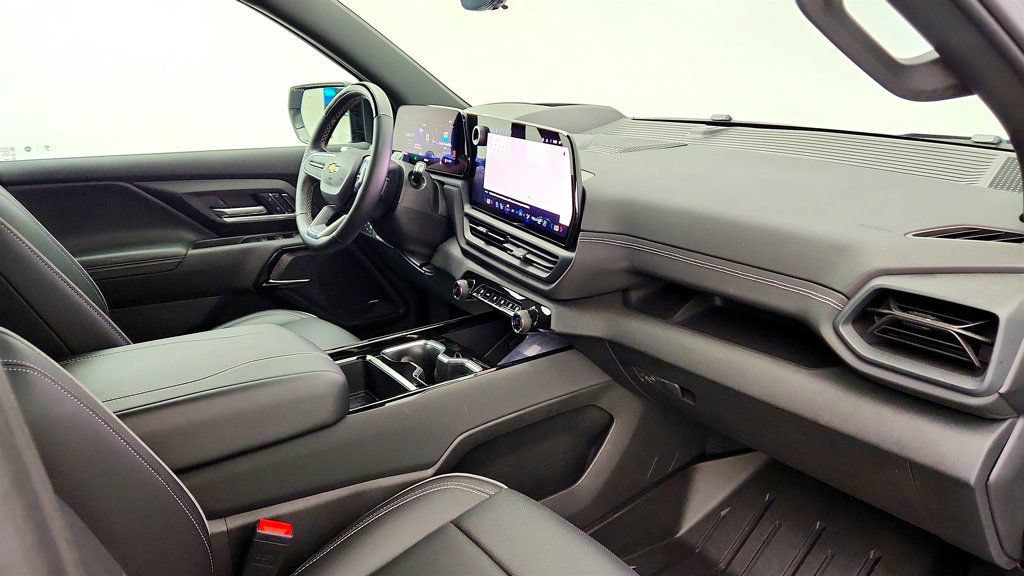 Used 2026 Chevrolet Silverado EV LT AWD/4WD image 23