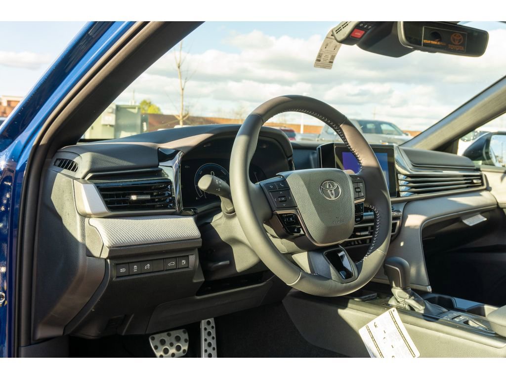 Used 2026 Toyota Camry SE w/ Convenience Package image 10