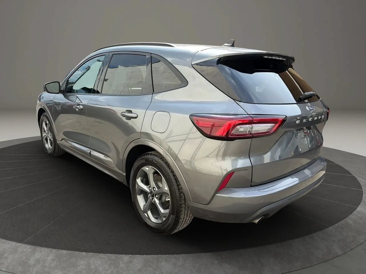 Used 2023 Ford Escape ST-Line FWD image 7