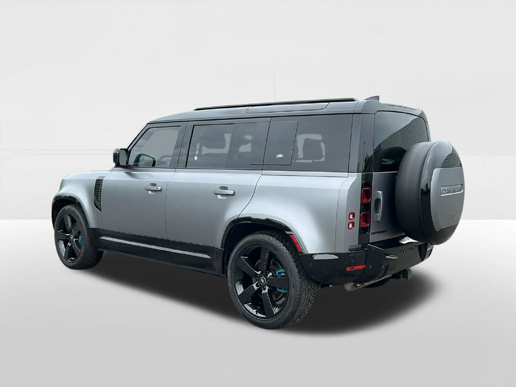Certified 2024 Land Rover Defender 110 X-Dynamic SE AWD/4WD image 6