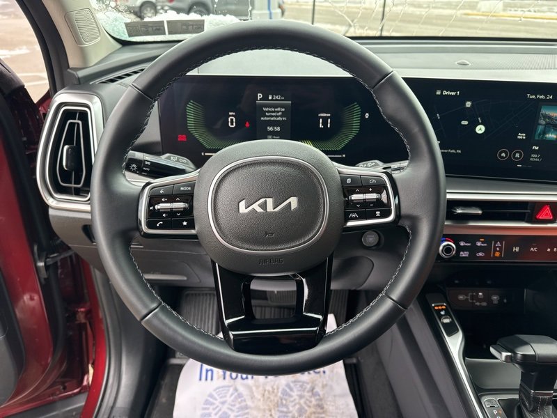 Used 2025 Kia Sorento S image 29