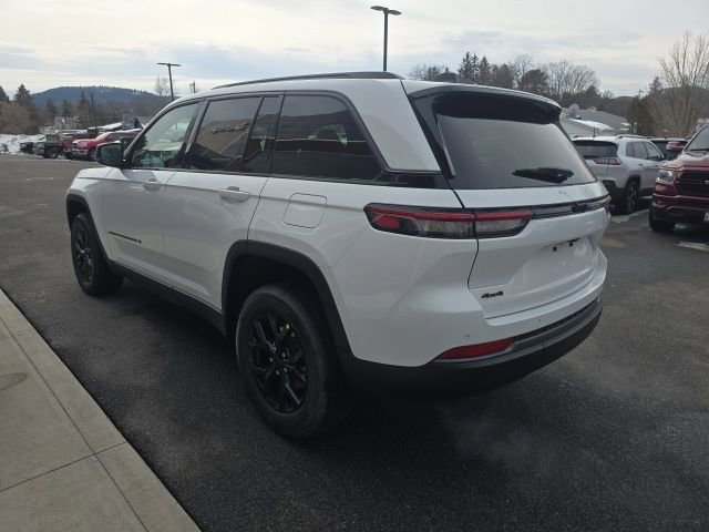 New 2026 Jeep Grand Cherokee Laredo image 4