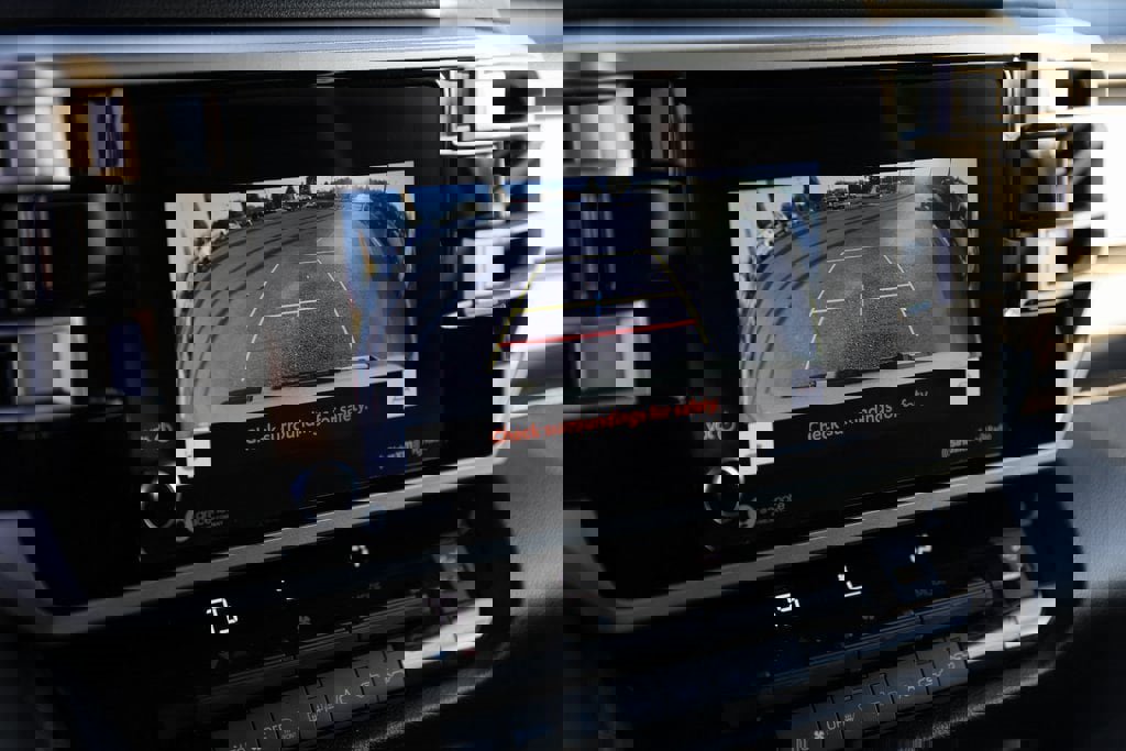 Used 2022 Toyota Tundra SR5 w/ SR5 Convenience Package image 9