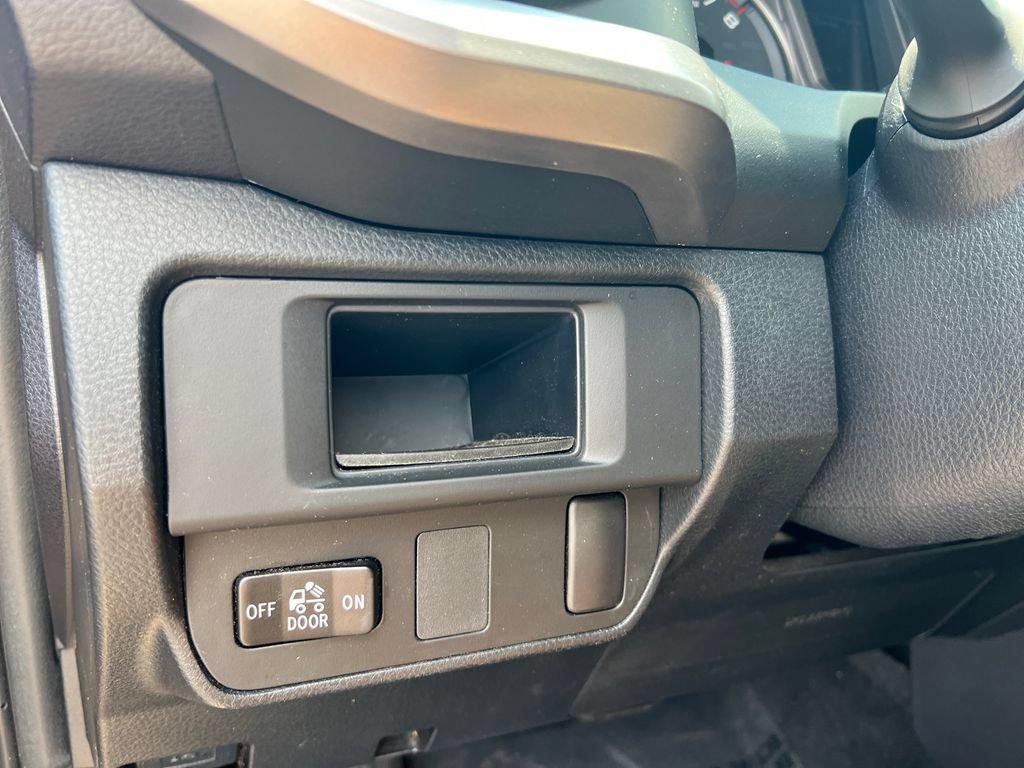 Used 2017 Toyota Tacoma SR5 w/ Tow Package RWD image 26