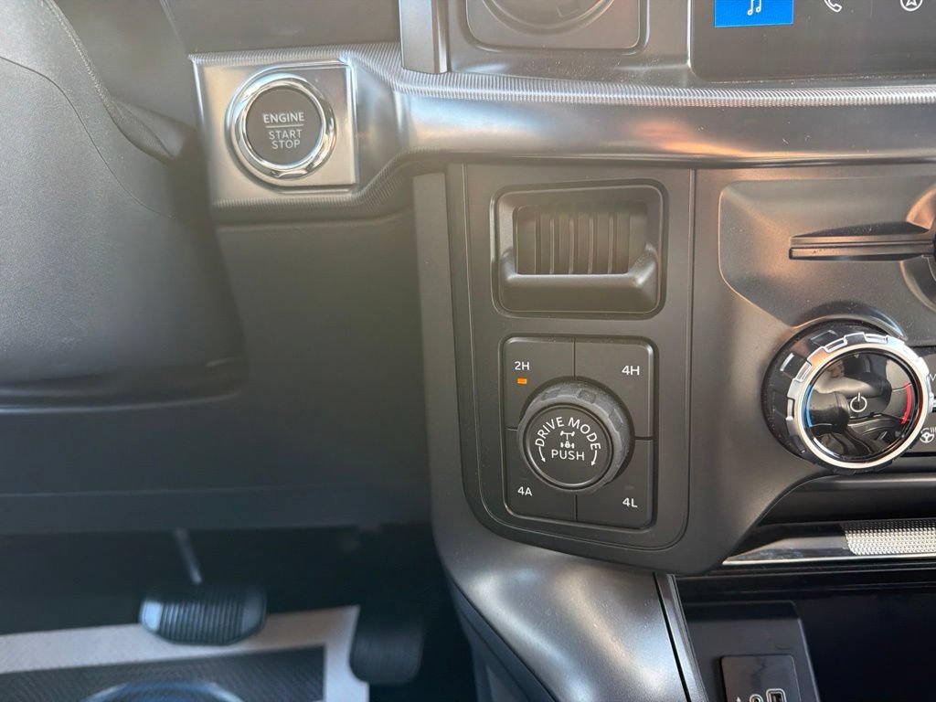 Used 2025 Ford F150 Lariat w/ Equipment Group 501A Mid AWD/4WD image 27