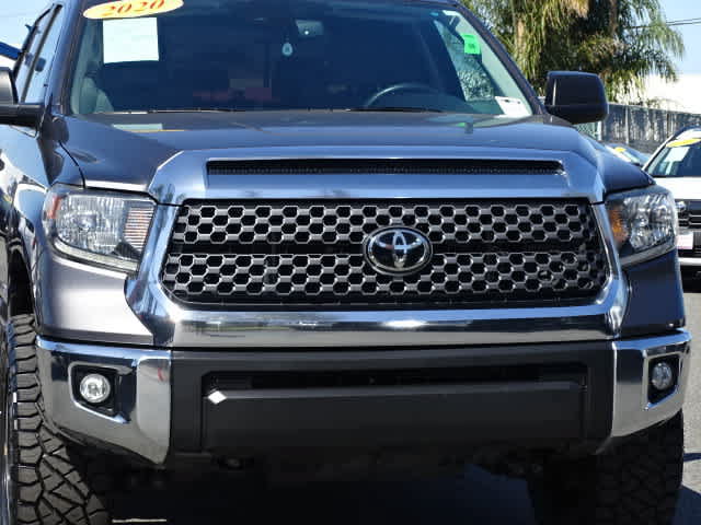 Used 2020 Toyota Tundra SR5 w/ SR5 Convenience Package AWD/4WD image 4