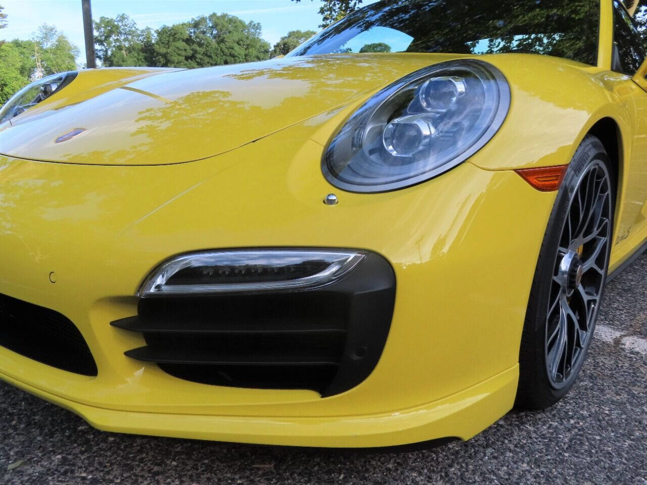 Used 2015 Porsche 911 Turbo S image 5