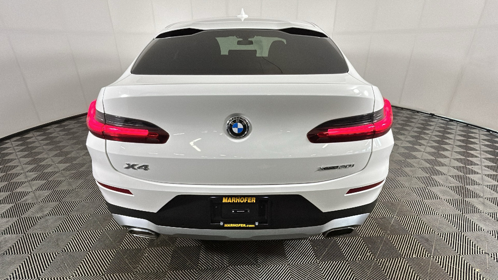 Used 2024 BMW X4 xDrive30i AWD/4WD image 4