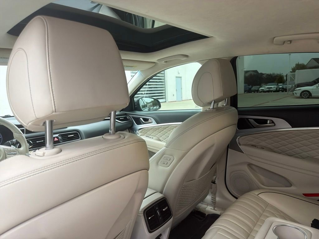 Used 2019 Genesis G70 3.3T Design RWD image 9