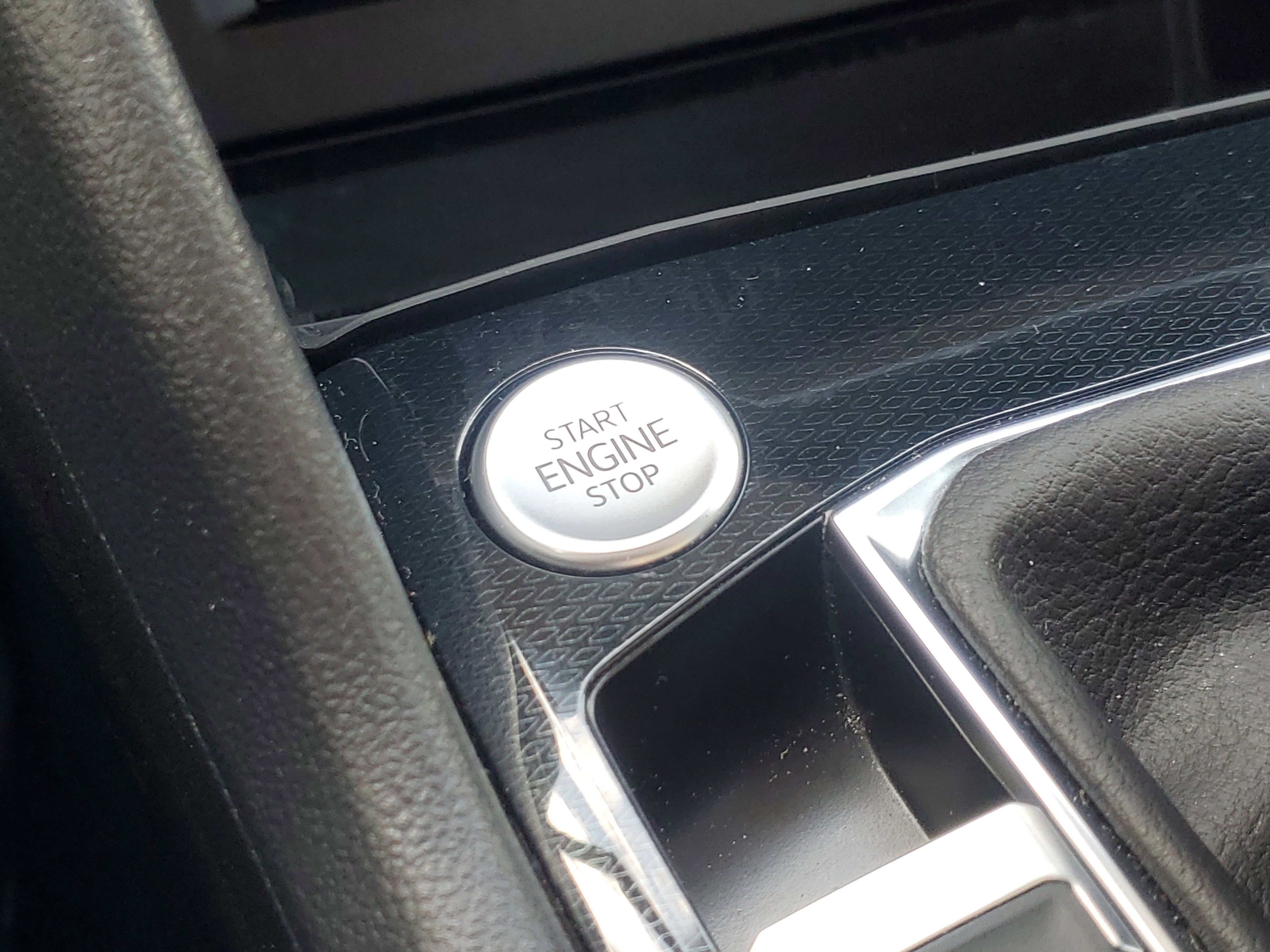 Used 2025 Volkswagen Taos SE FWD image 27