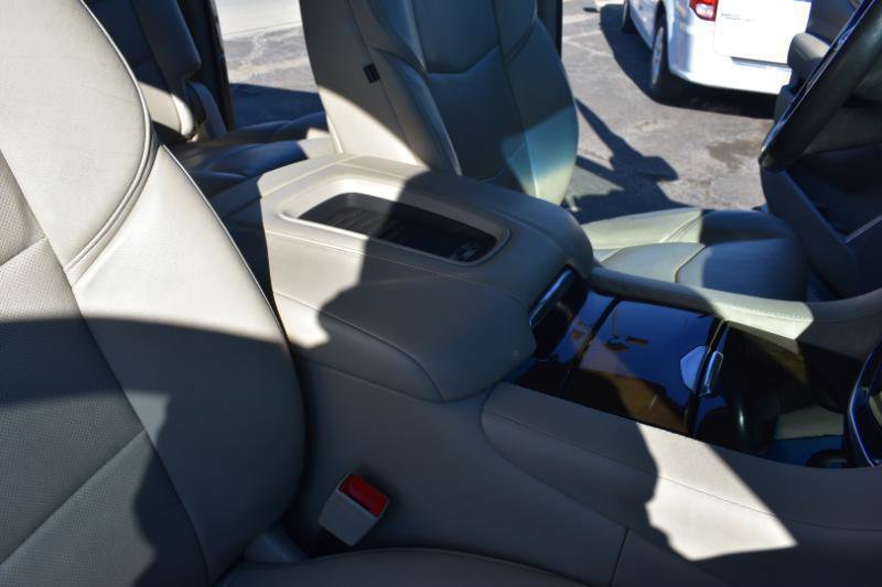 Used 2019 Cadillac Escalade ESV Luxury image 21