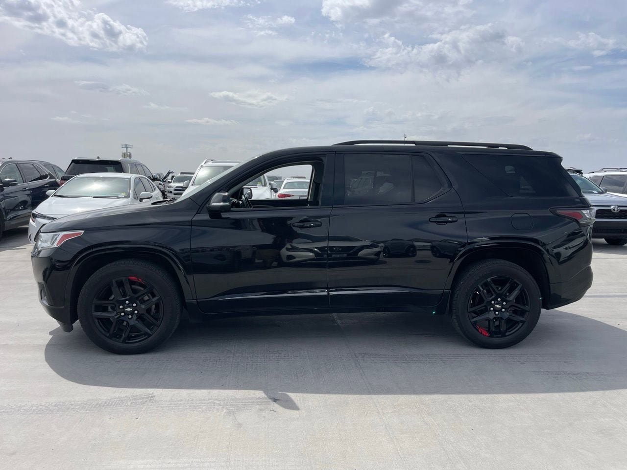 Used 2021 Chevrolet Traverse Premier w/ Redline Edition image 4