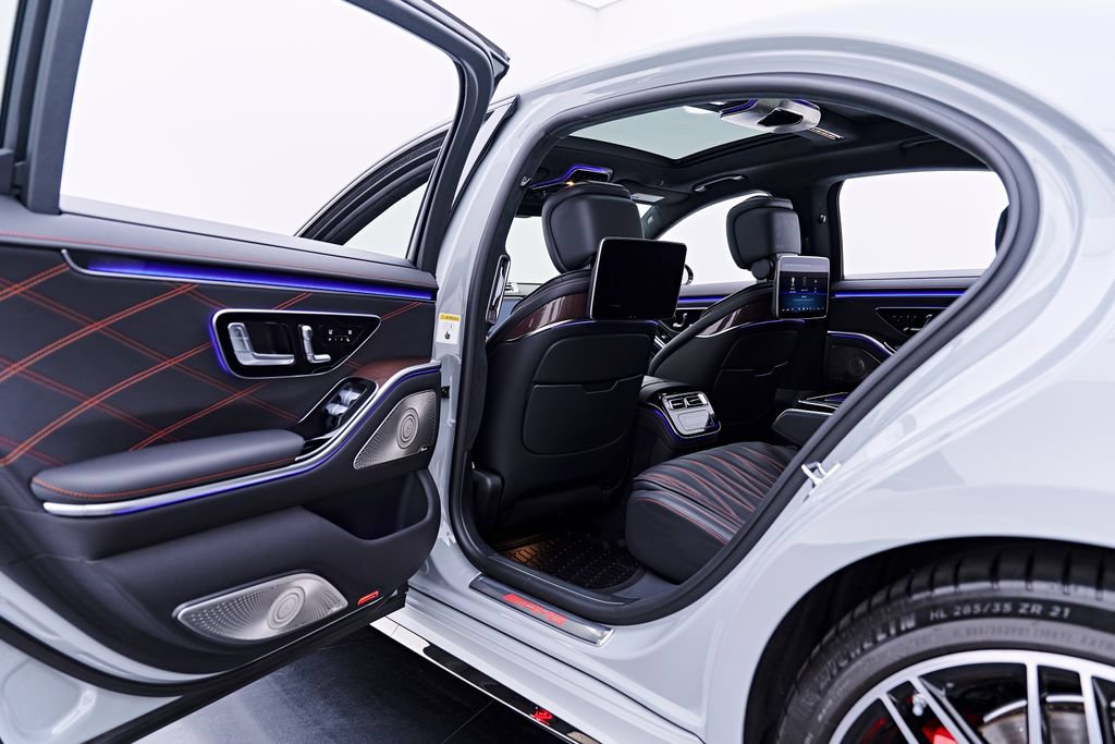 Used 2024 Mercedes-Benz S 63 AMG S w/ Rear Seat Package image 44
