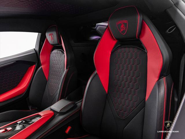 Used 2024 Lamborghini Revuelto AWD/4WD image 40