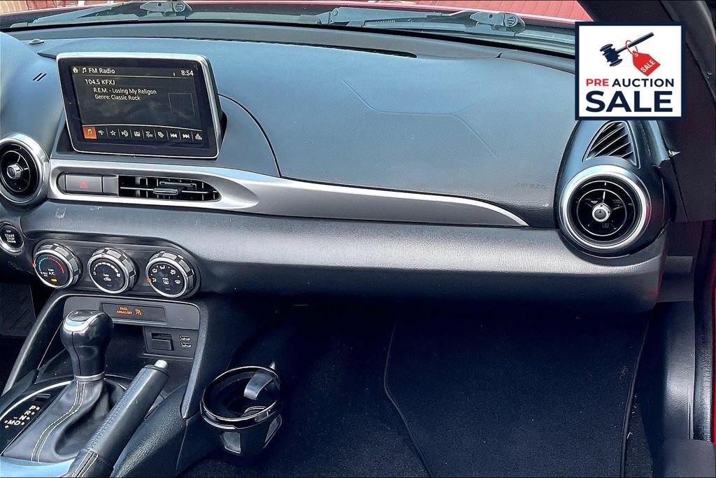 Used 2018 FIAT 124 Spider Classica w/ Technology & Siriusxm Group RWD image 16