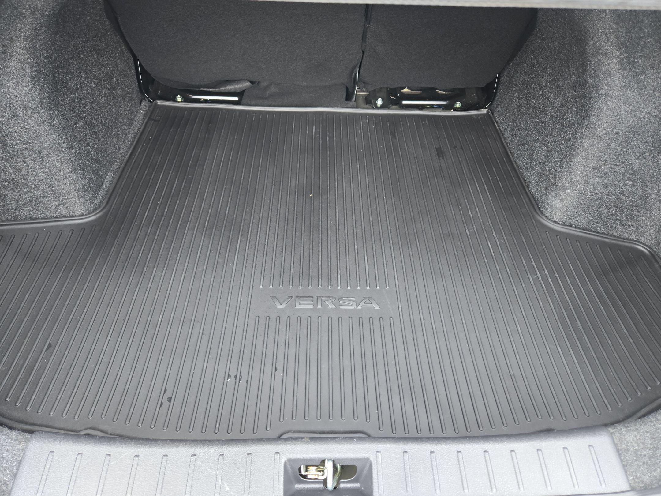 Used 2021 Nissan Versa S FWD image 24