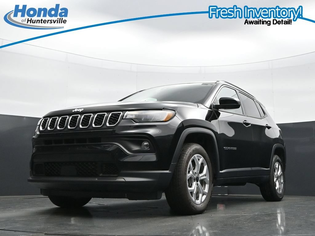 Used 2025 Jeep Compass Latitude AWD/4WD image 28