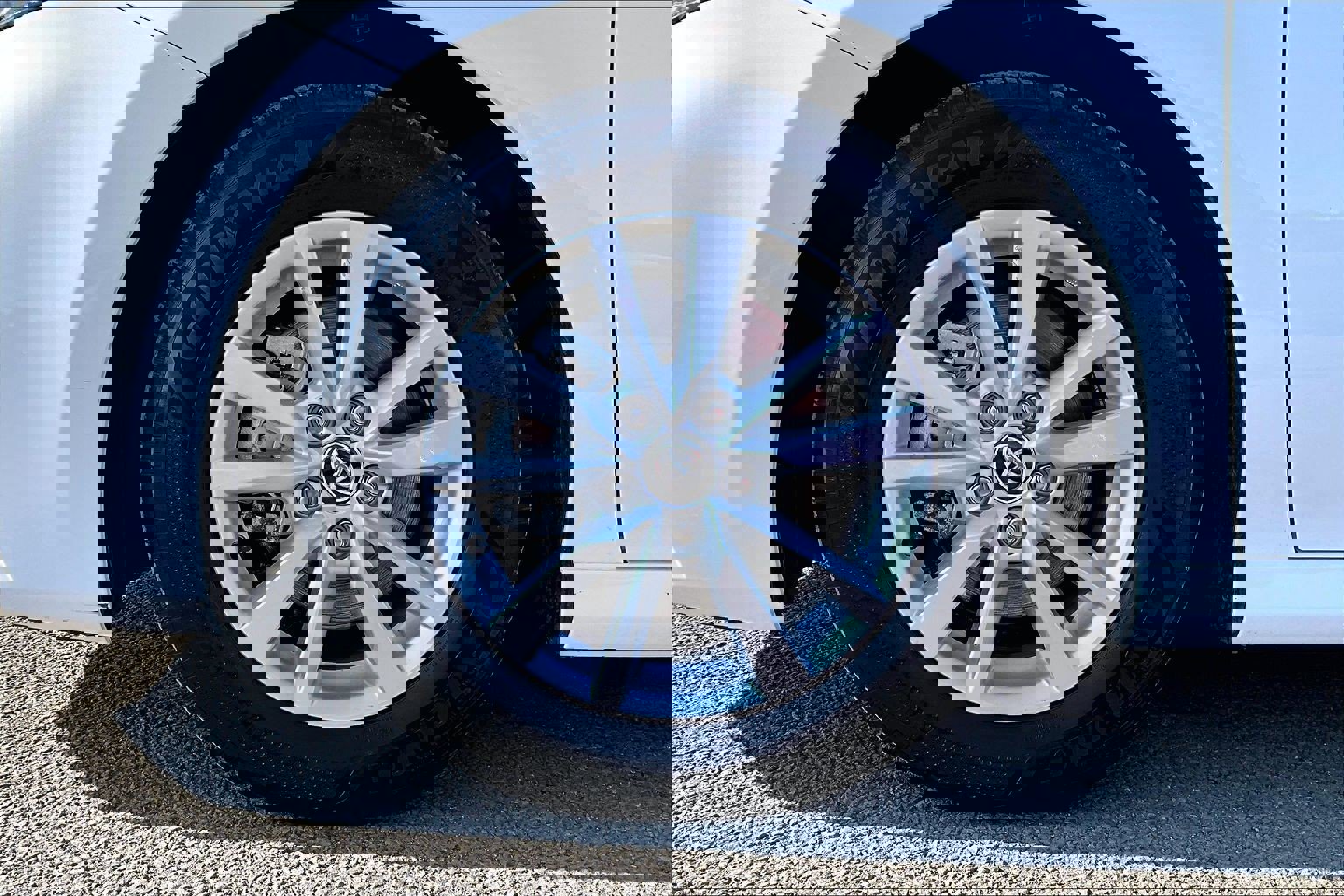 Used 2025 Toyota Camry LE image 9