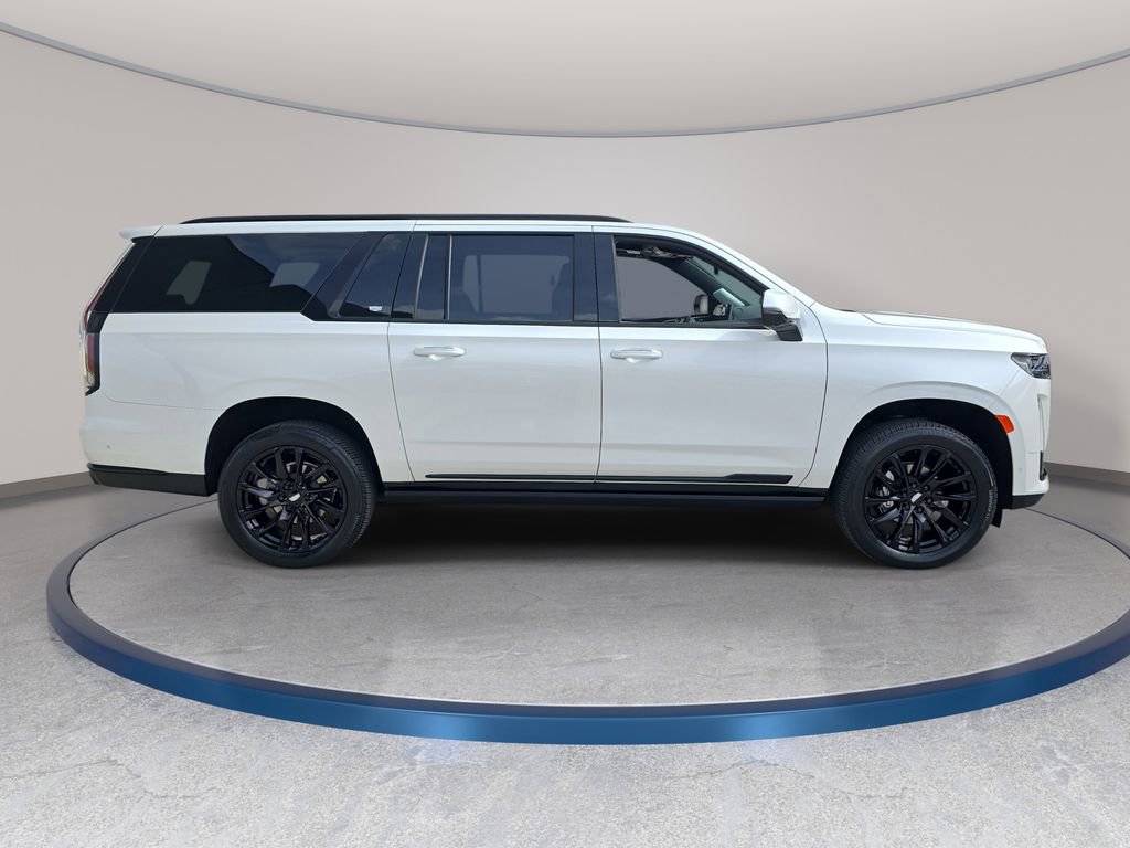 Used 2024 Cadillac Escalade ESV Sport Platinum w/ LPO, ONYX Package AWD/4WD image 5