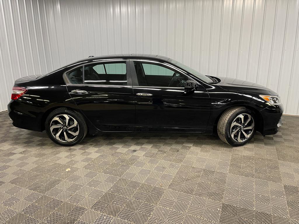 Used 2016 Honda Accord EX image 2