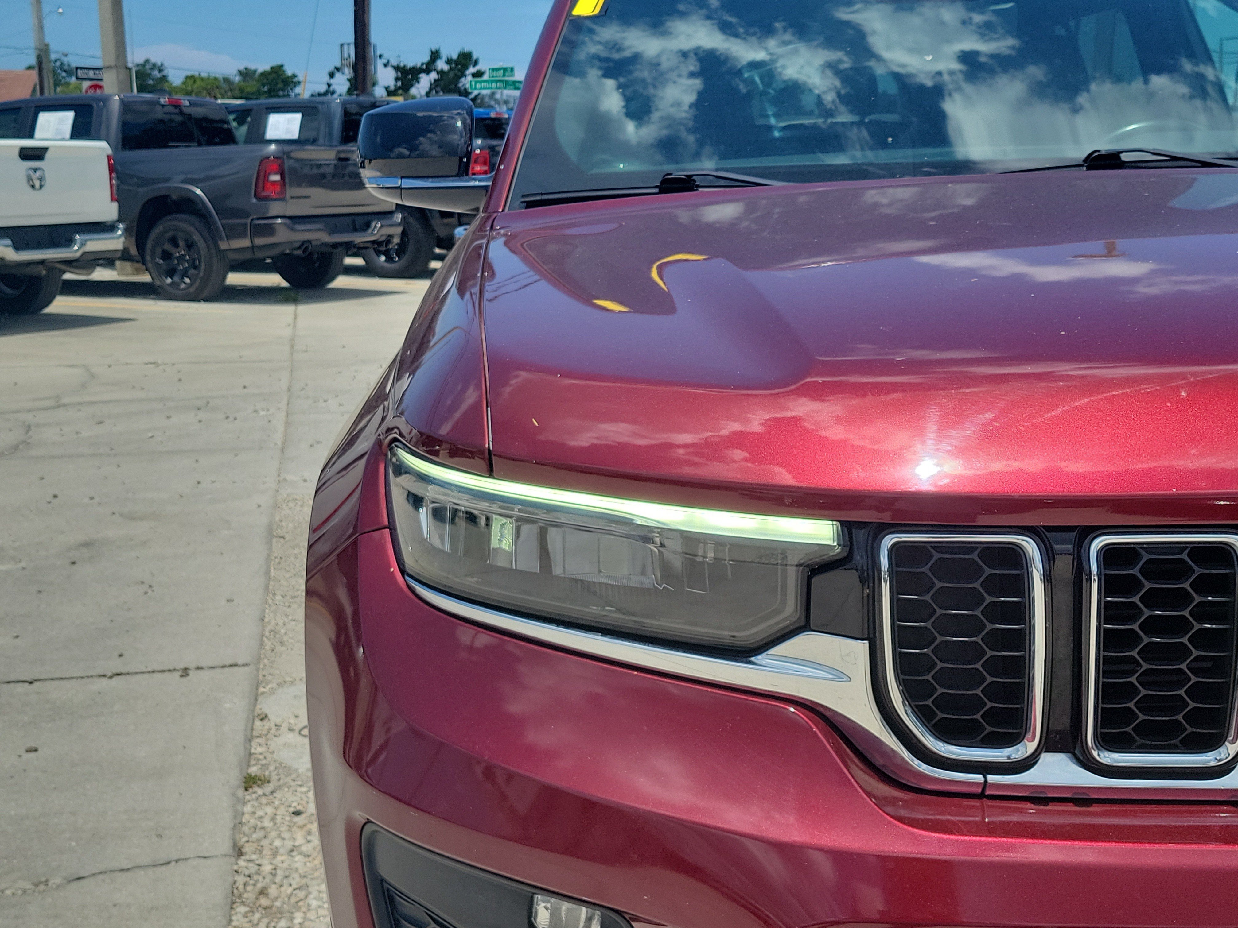 Used 2021 Jeep Grand Cherokee L Overland w/ Luxury Tech Group IV AWD/4WD image 7