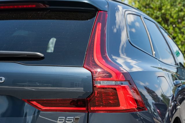 New 2027 Volvo XC60 B5 Plus AWD/4WD image 7