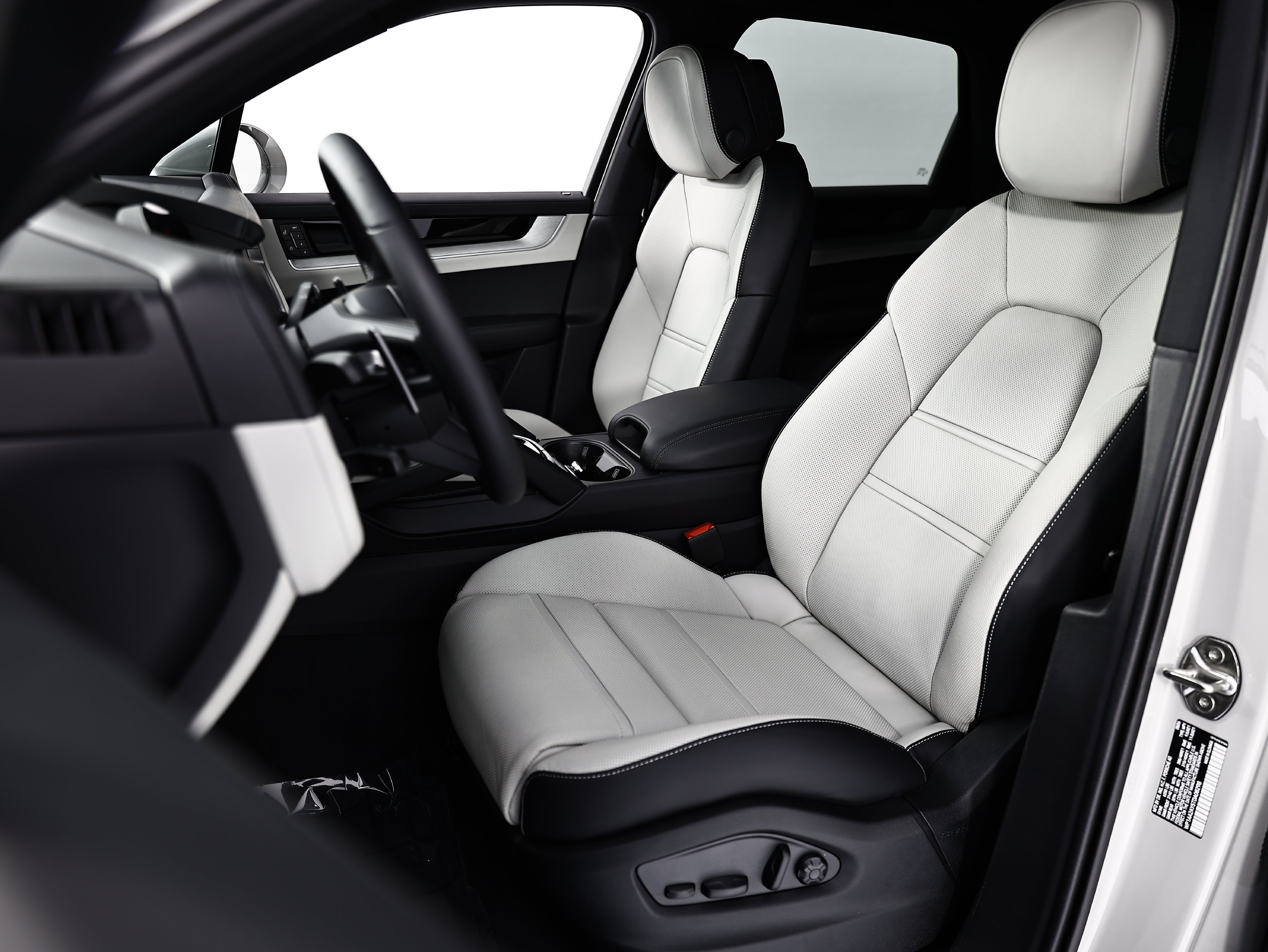 New 2026 Porsche Cayenne AWD/4WD image 5