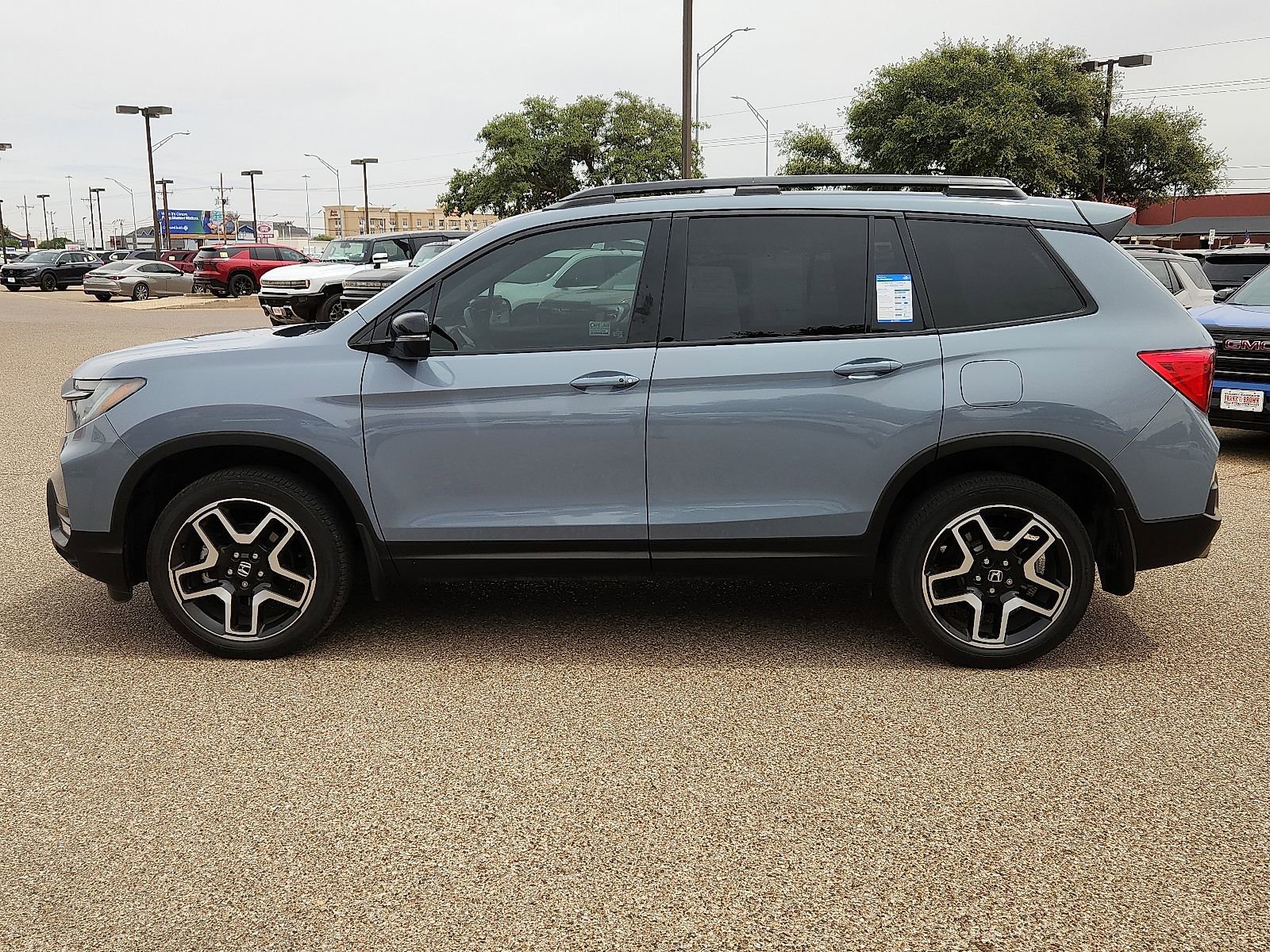 Used 2023 Honda Passport Elite image 2