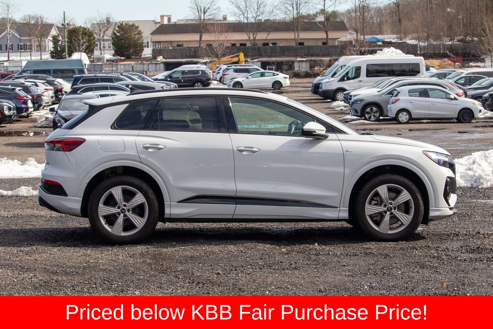 Used 2024 Audi Q4 e-tron Premium image 9