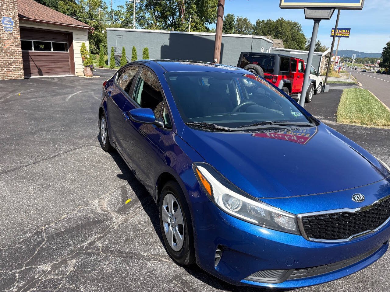Used 2017 Kia Forte LX w/ LX Popular Package FWD image 5