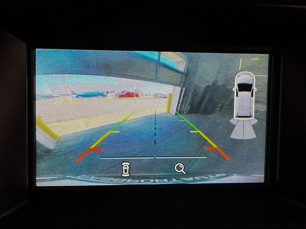 Used 2019 Ford Explorer XLT image 19