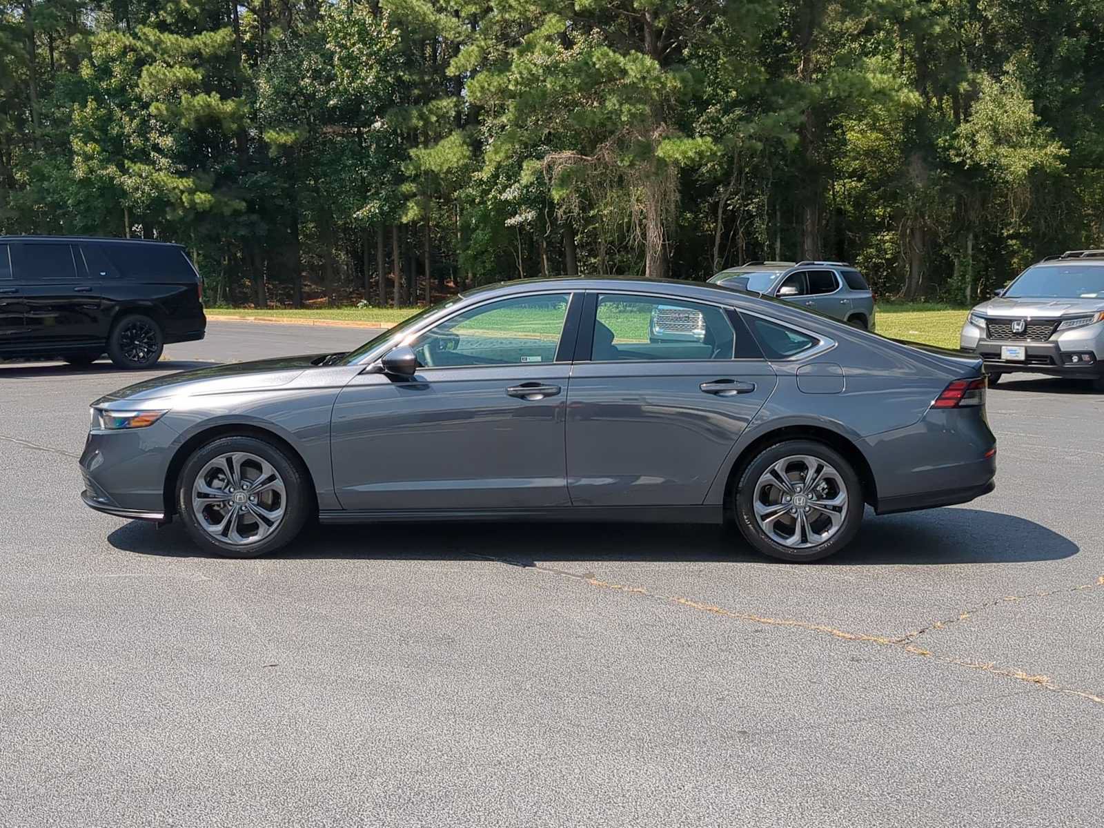 Used 2023 Honda Accord EX image 5