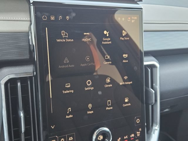 Used 2025 GMC Acadia Elevation w/ Elevation Premium Package FWD image 17