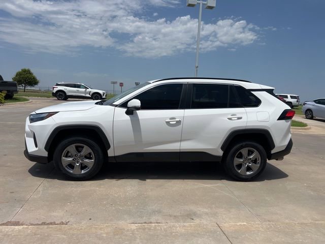 Used 2022 Toyota RAV4 XLE FWD image 4