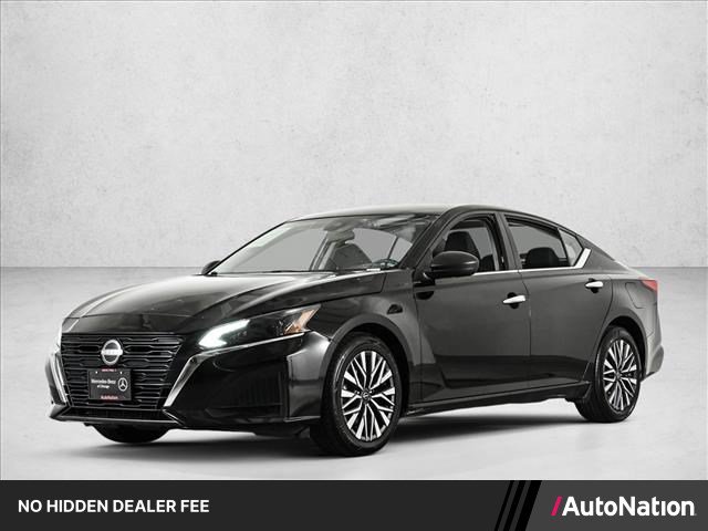 Used 2024 Nissan Altima 2.5 SV FWD image 1