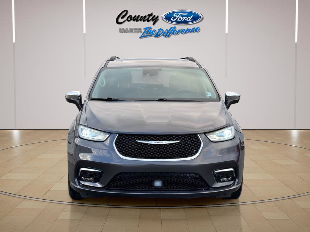 Used 2022 Chrysler Pacifica Limited FWD image 11