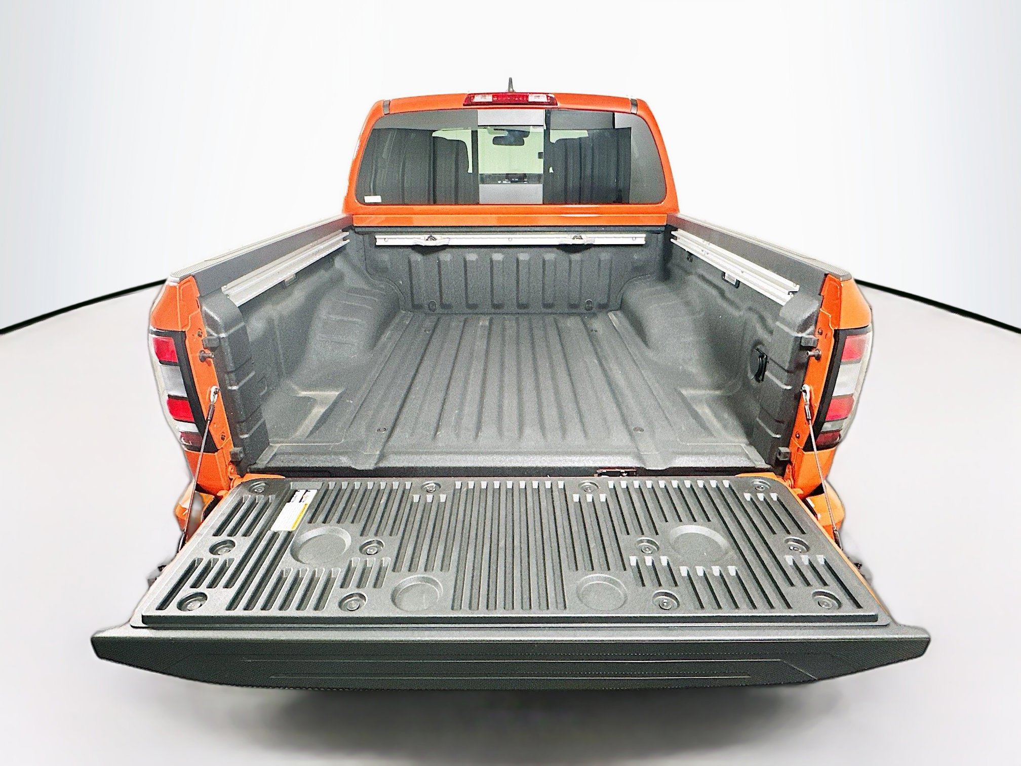 Used 2025 Nissan Frontier Pro-X w/ Pro Convenience Package image 27