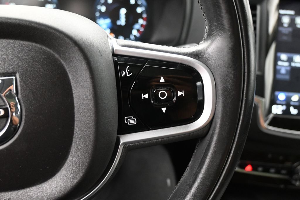Used 2019 Volvo XC90 T6 Momentum AWD/4WD image 16