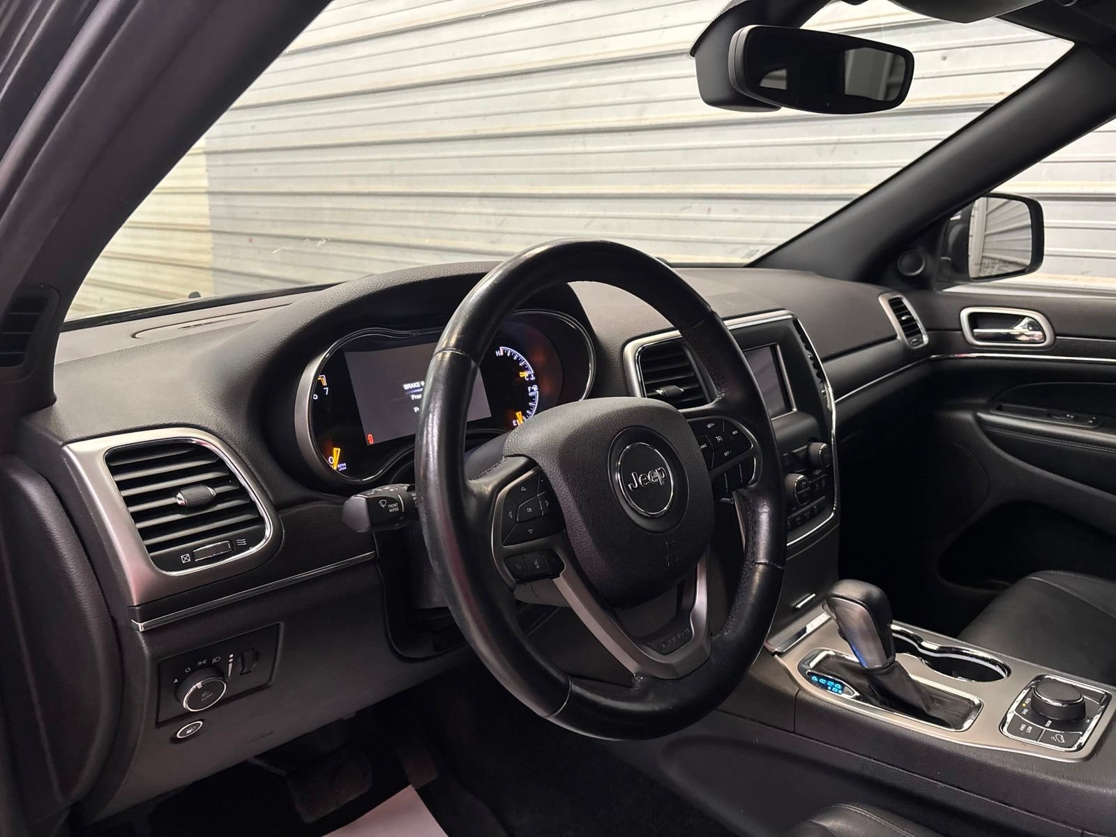 Used 2018 Jeep Grand Cherokee Limited AWD/4WD image 12