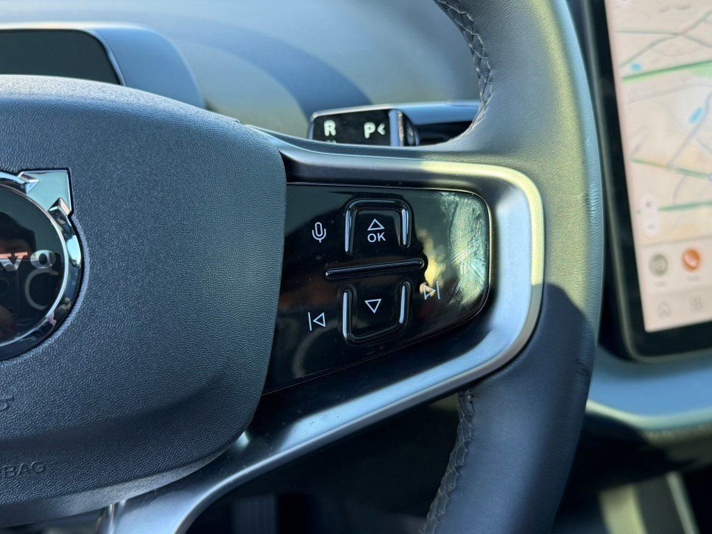 Certified 2025 Volvo EX30 Ultra image 32