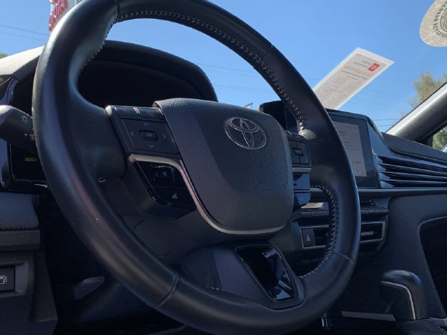 Used 2025 Toyota Camry SE w/ Convenience Package FWD image 19