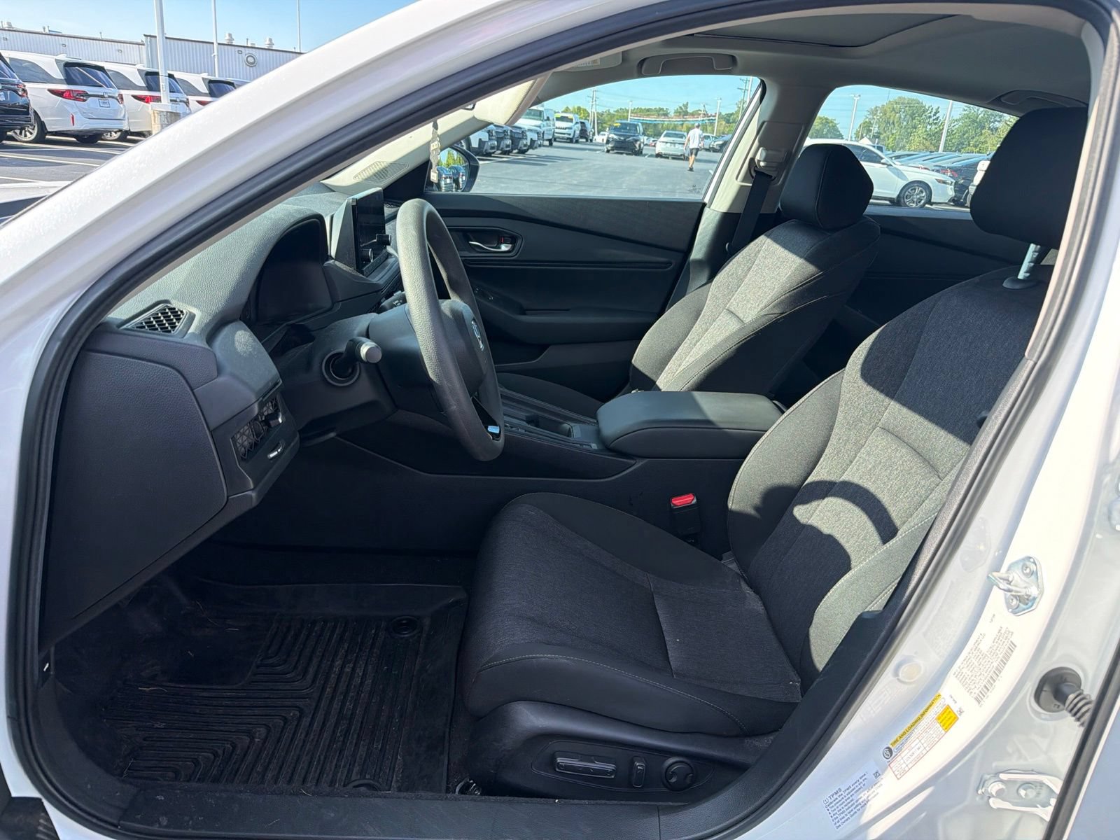 Used 2025 Honda Accord SE image 10