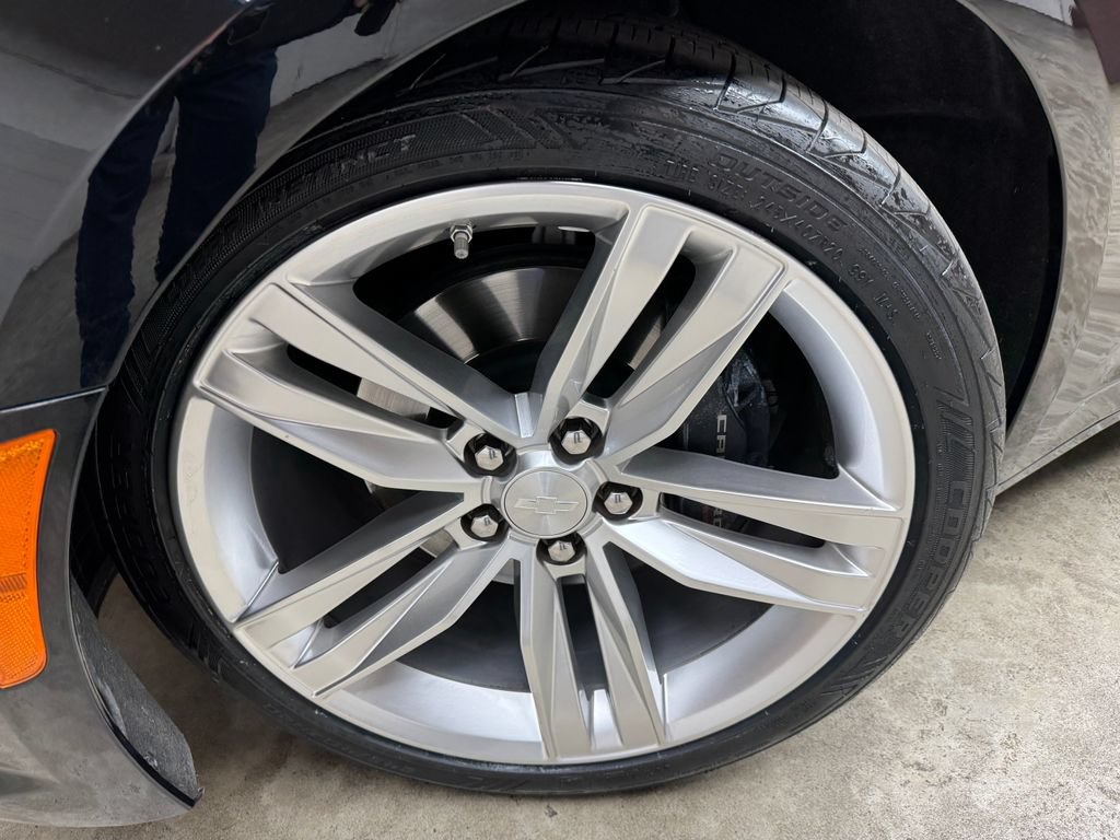 Used 2016 Chevrolet Camaro SS RWD image 28
