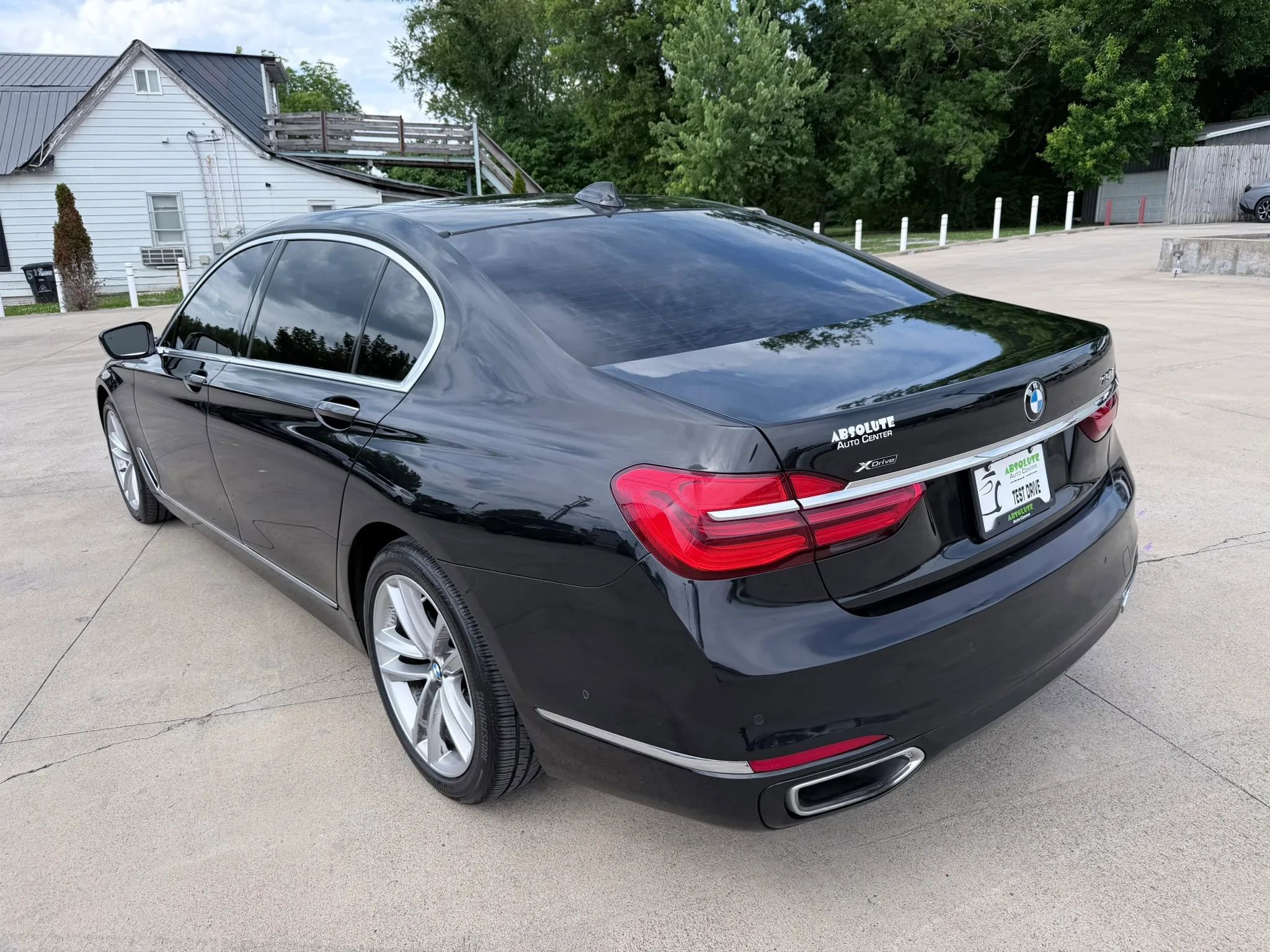 Used 2017 BMW 750i xDrive AWD/4WD image 38