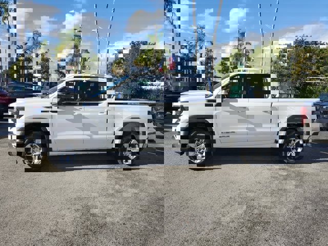 Used 2024 GMC Sierra 1500 SLE image 4