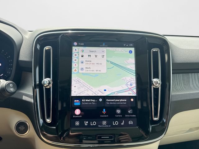 Certified 2025 Volvo XC40 B5 Ultra AWD/4WD image 23