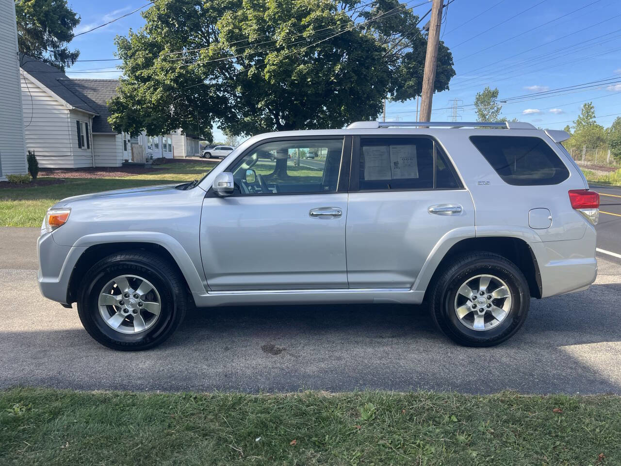 Used 2010 Toyota 4Runner SR5 image 4