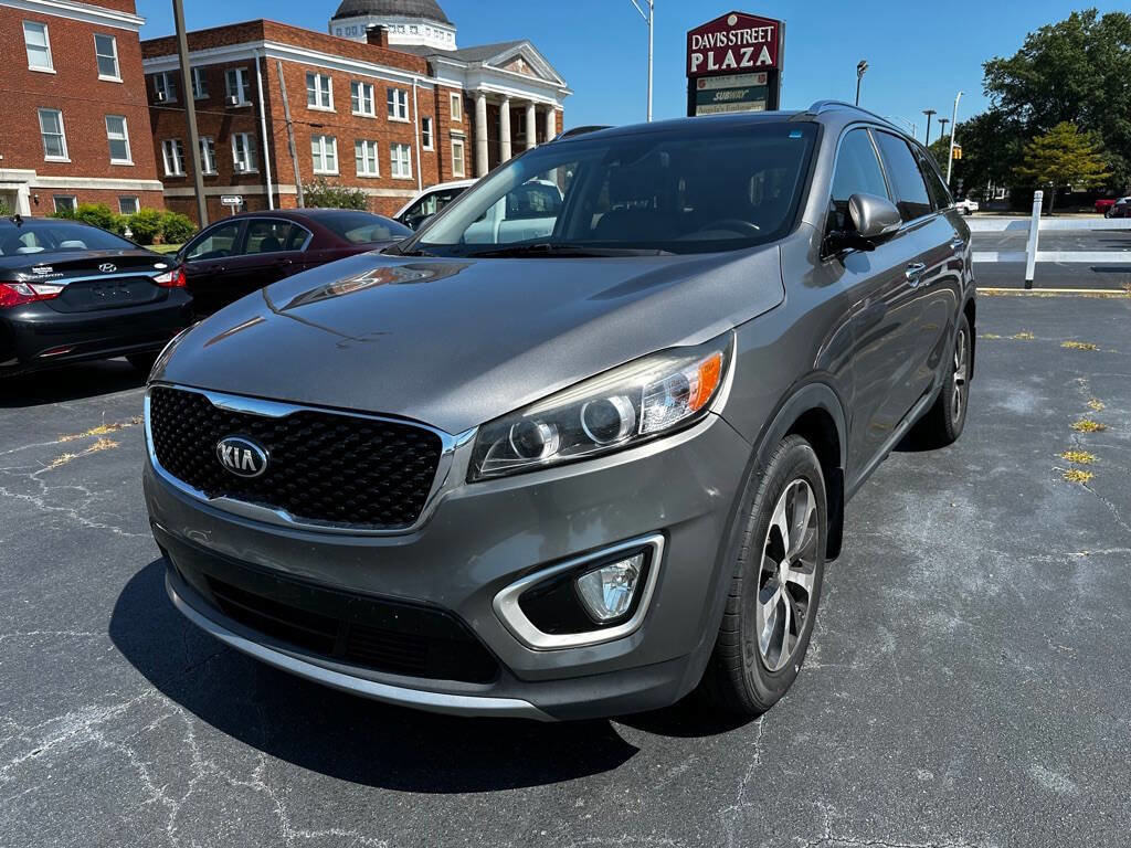 Used 2017 Kia Sorento EX w/ EX Advanced Touring Package image 3