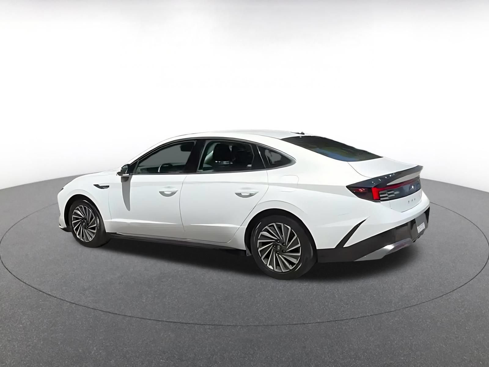 Used 2025 Hyundai Sonata SEL FWD image 10